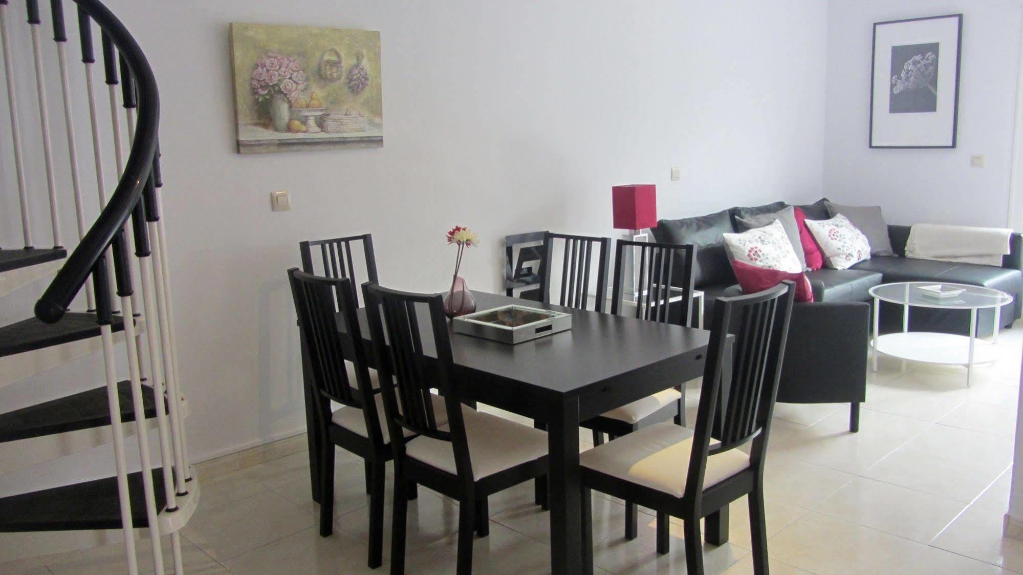 Apartamentos Decada Малага Экстерьер фото