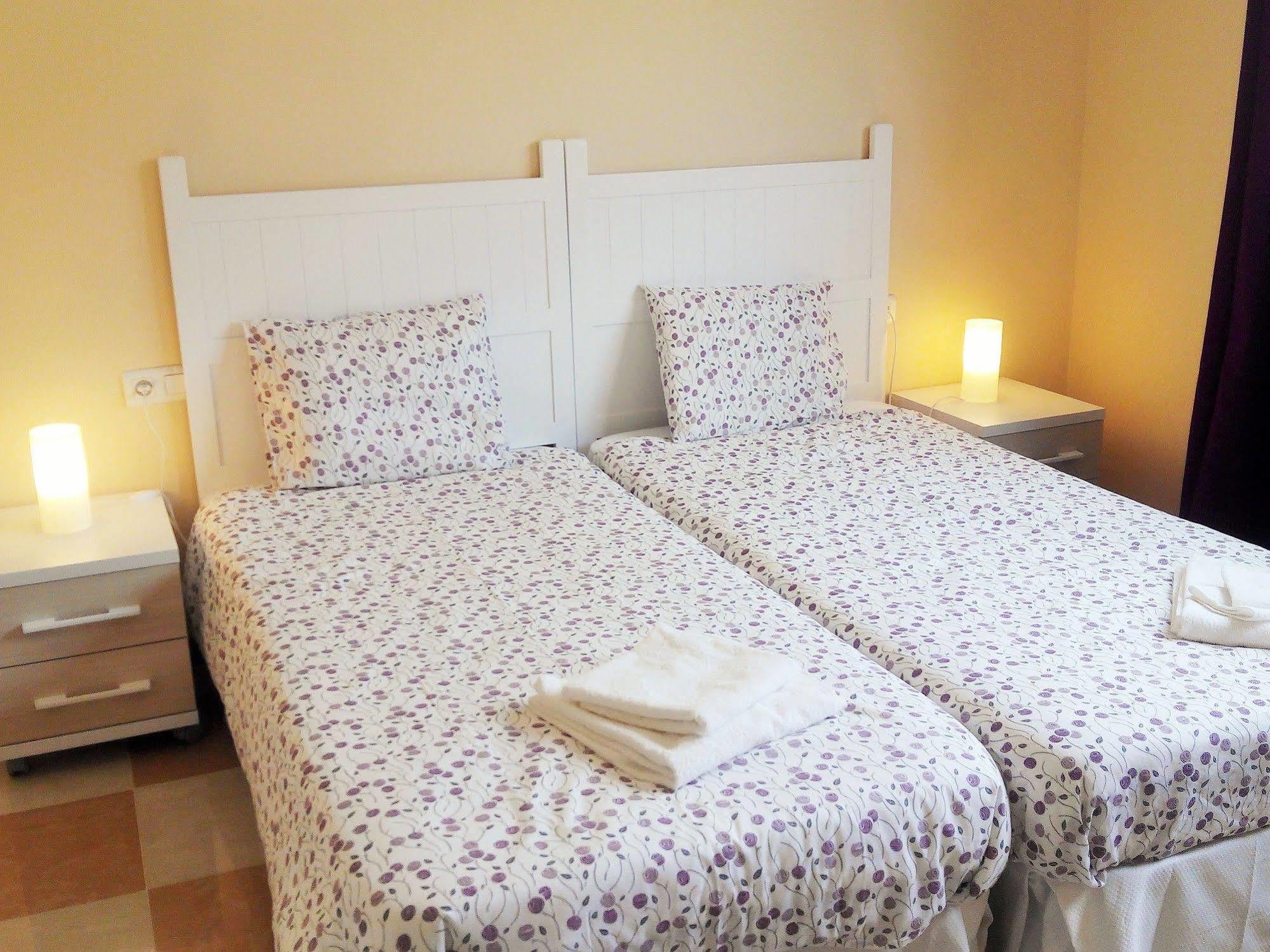 Apartamentos Decada Малага Экстерьер фото